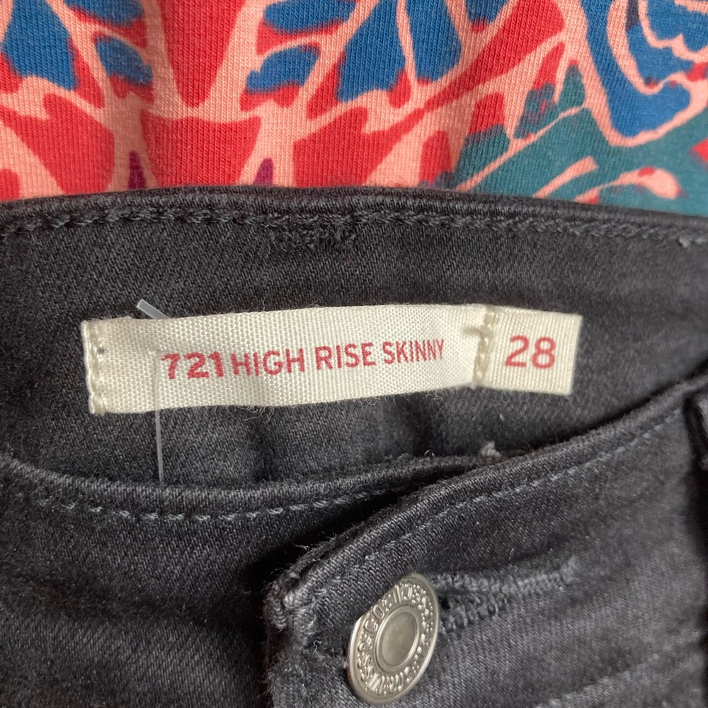 Levi’s 721 high rise skinny jeans sz.28 black